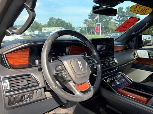 Used 2023 Lincoln Navigator L Reserve AWD/4WD image 13