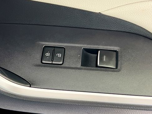 Used 2023 Toyota RAV4 XLE Premium image 32