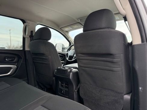 Used 2016 Nissan Titan XD image 17
