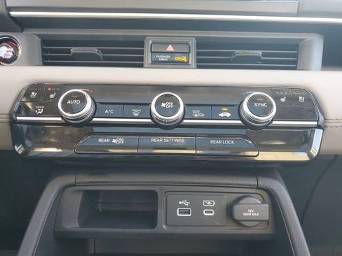 Used 2024 Honda Pilot Elite image 30