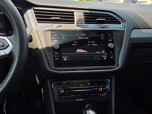Certified 2023 Volkswagen Tiguan SE w/ Panoramic Sunroof Package FWD image 31