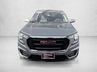 Used 2024 GMC Terrain SLE video 2