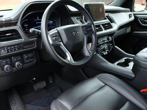 Used 2024 Chevrolet Tahoe Z71 w/ Z71 Off-Road Package AWD/4WD image 3