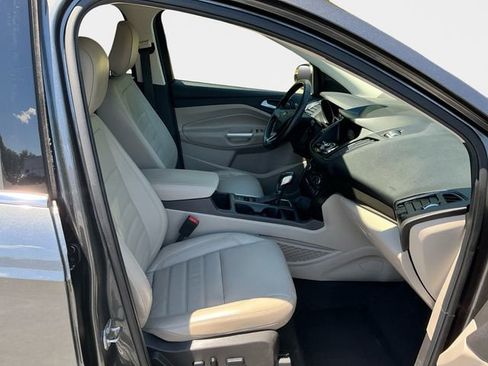 Used 2019 Ford Escape Titanium AWD/4WD image 16