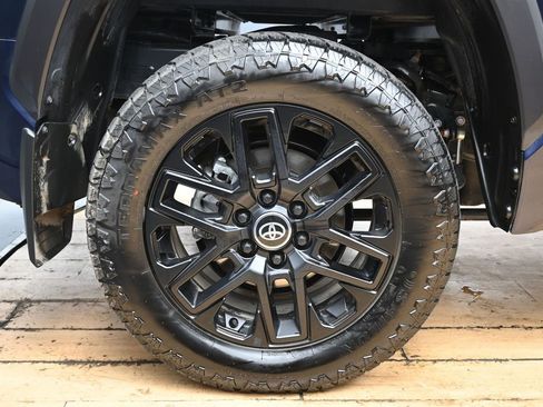 Used 2026 Toyota Tundra Limited AWD/4WD image 13