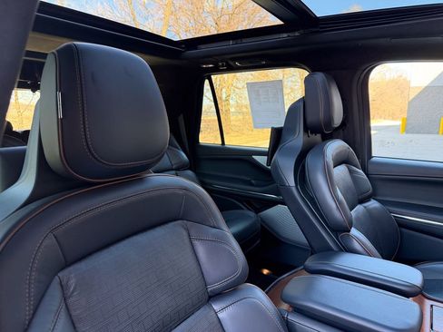 Certified 2025 Lincoln Navigator Black Label image 33