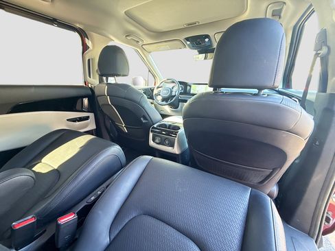 Used 2024 Kia Carnival SX Prestige image 29