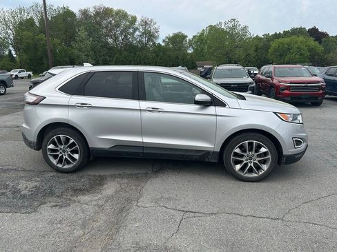 Used 2018 Ford Edge Titanium w/ Equipment Group 302A AWD/4WD image 6