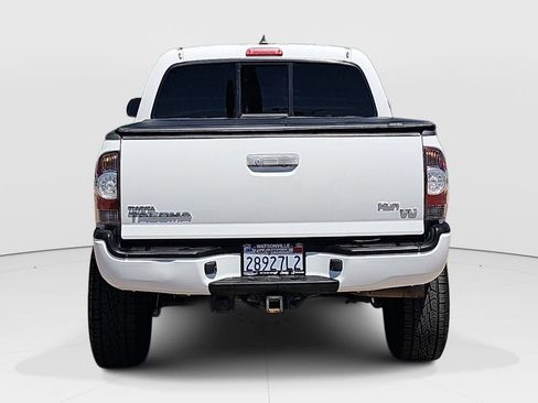 Used 2014 Toyota Tacoma 4x4 Double Cab w/ TRD Sport Package image 4