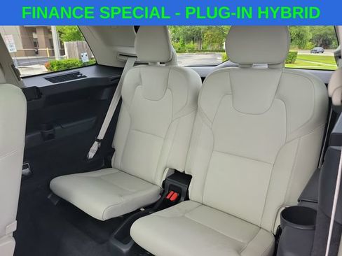 Used 2024 Volvo XC90 T8 Plus w/ Protection Package Premier AWD/4WD image 13