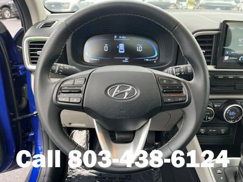Used 2024 Hyundai Venue SEL FWD image 20