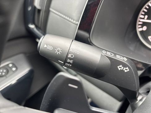 New 2025 Nissan Pathfinder SV w/ Black Appearance Package image 16