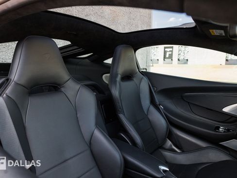 Used 2023 McLaren GT image 34