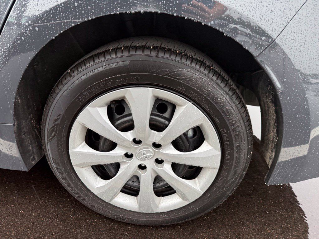 Used 2026 Toyota Corolla LE FWD image 37