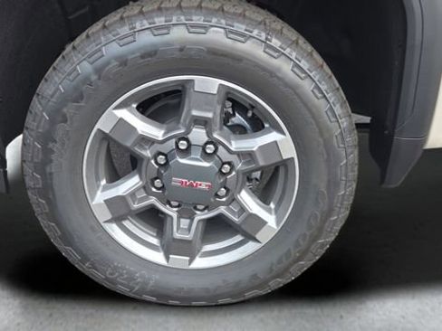 New 2026 GMC Sierra 2500 SLE w/ Preferred Package image 21