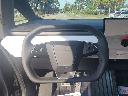 Used 2024 Tesla Cybertruck AWD Crew Cab image 18