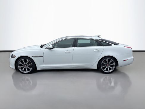 Used 2017 Jaguar XJ L Portfolio image 2