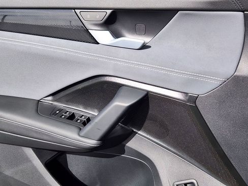 New 2026 Volkswagen Tiguan SE AWD/4WD image 13