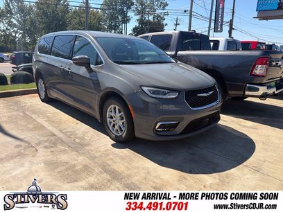 Used 2023 Chrysler Pacifica Touring-L