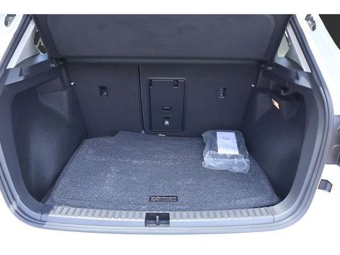 Certified 2022 Volkswagen Taos SEL AWD/4WD image 19