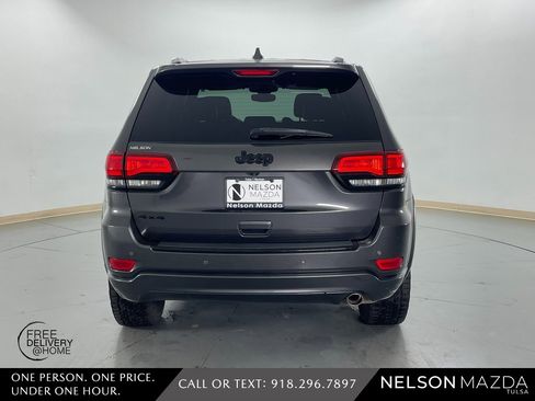 Used 2017 Jeep Grand Cherokee Altitude image 7