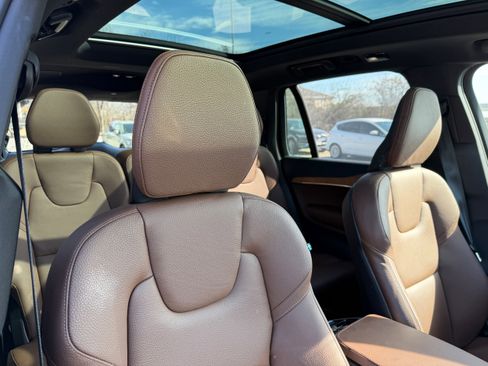 Certified 2024 Volvo XC90 T8 Plus w/ Protection Package Premier image 10