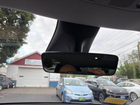 Used 2020 Tesla Model Y Long Range image 28