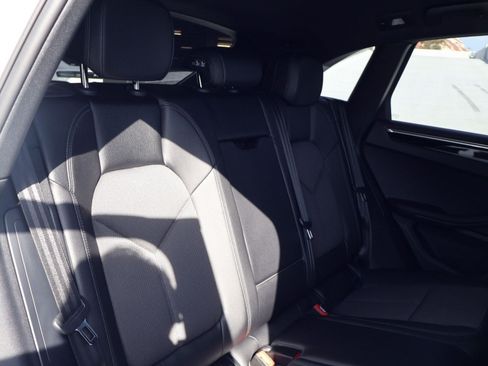 Certified 2024 Porsche Macan S AWD/4WD image 17