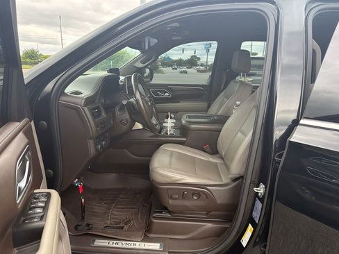 Used 2021 Chevrolet Tahoe LT w/ LT Signature Package AWD/4WD image 6