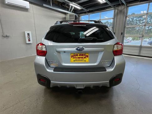 Used 2017 Subaru Crosstrek 2.0i Premium w/ Moonroof Package image 4