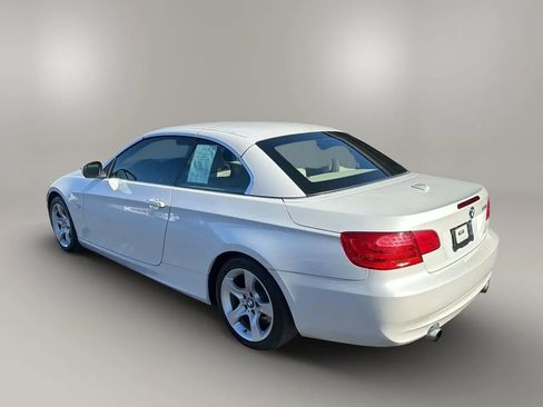 Used 2011 BMW 335i Convertible image 3