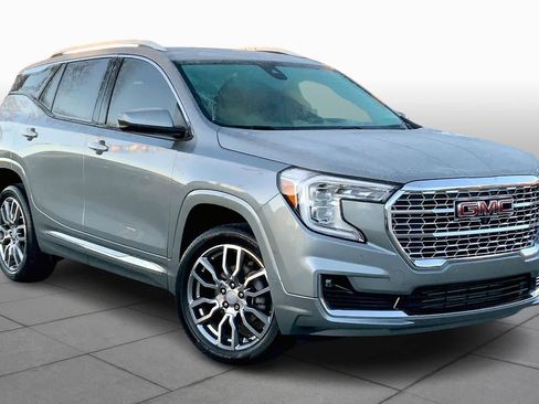 Used 2024 GMC Terrain Denali w/ Denali Premium Package image 2