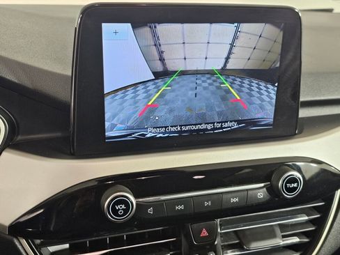 Used 2022 Ford Escape SE w/ SE Sport Appearance Package image 26