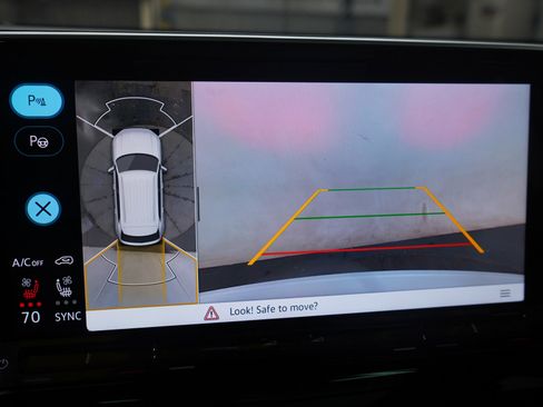 Used 2024 Volkswagen Atlas Cross Sport SEL Premium R-Line image 29