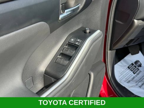 Certified 2026 Toyota Highlander XLE AWD/4WD image 9