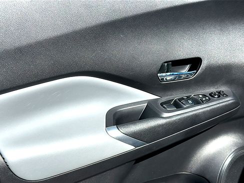 Used 2024 Nissan Kicks SR w/ SR Premium Package image 16