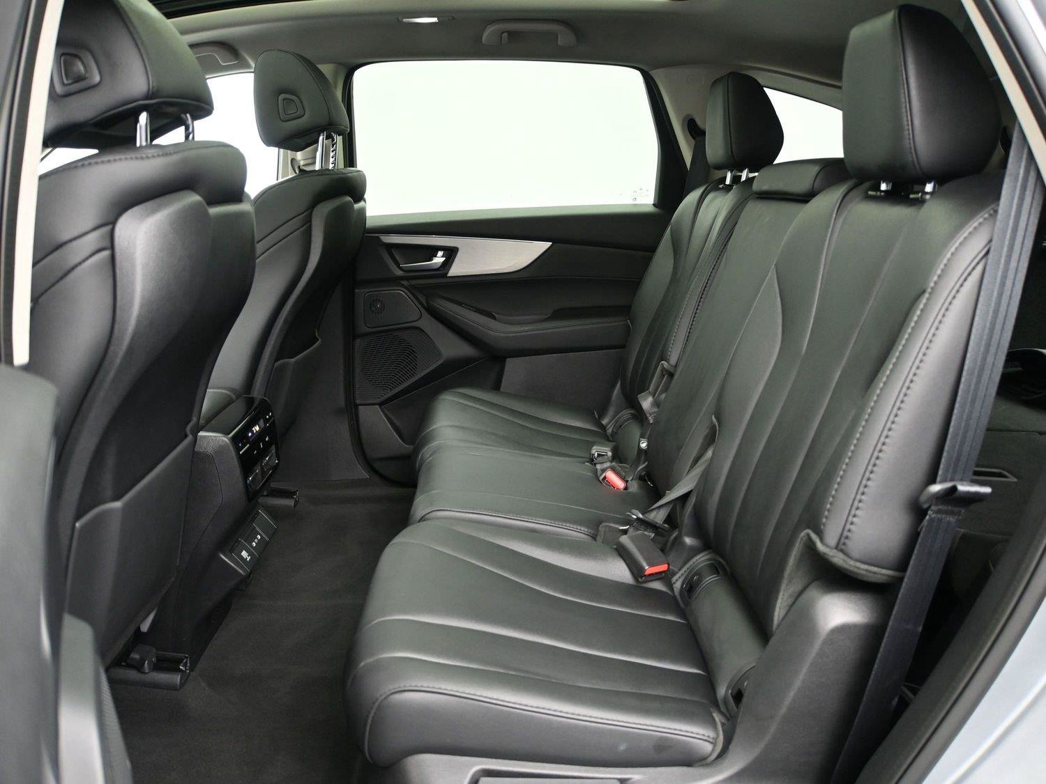 Certified 2025 Acura MDX SH-AWD image 12