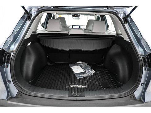 Used 2023 Toyota Corolla Cross L FWD image 45