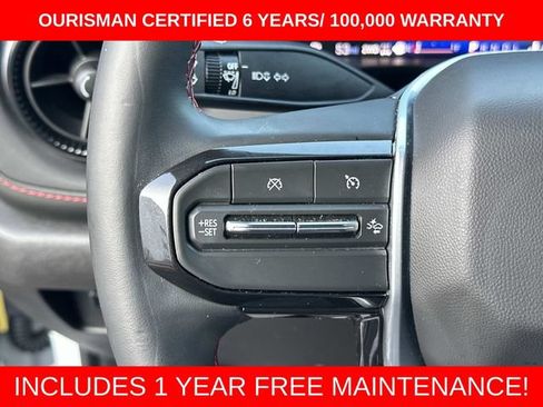 Used 2025 Chevrolet Colorado Z71 w/ Technology Package AWD/4WD image 30