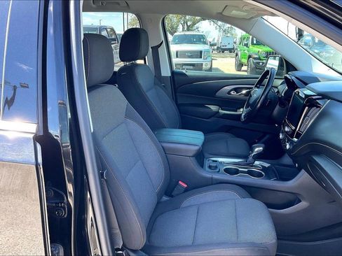 Used 2021 Chevrolet Traverse LT image 30