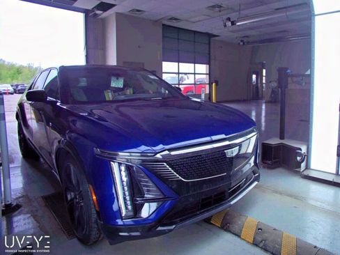 Used 2024 Cadillac Lyriq Sport w/ Nappa Leather Package AWD/4WD image 2