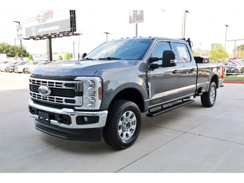 Used 2024 Ford F250 XLT image 3