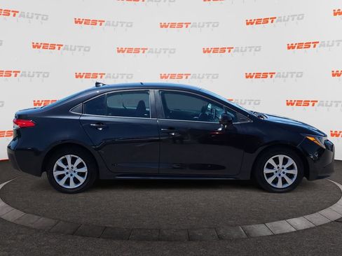Used 2020 Toyota Corolla LE w/ Carpet Mat Package (TMS) FWD image 6