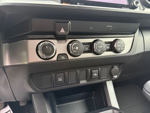 Used 2023 Toyota Tacoma SR image 29