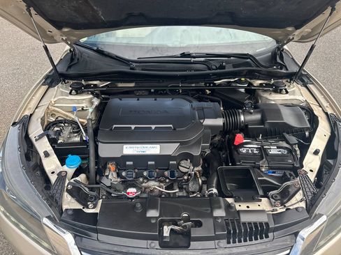 Used 2015 Honda Accord EX-L image 10