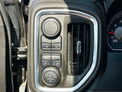 Used 2022 Chevrolet Silverado 1500 LT Trail Boss w/ Safety Package image 10