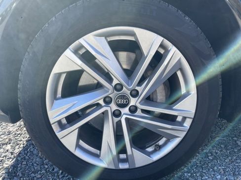 Certified 2023 Audi Q7 2.0T Premium w/ Convenience Package image 5