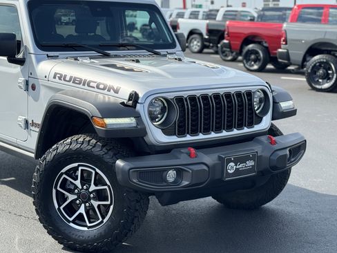 Used 2024 Jeep Wrangler Unlimited Rubicon image 5