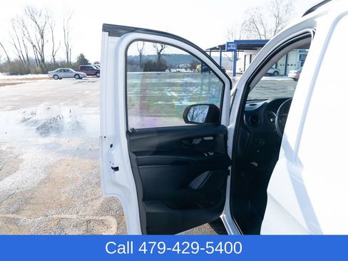 Used 2016 Mercedes-Benz Metris image 11
