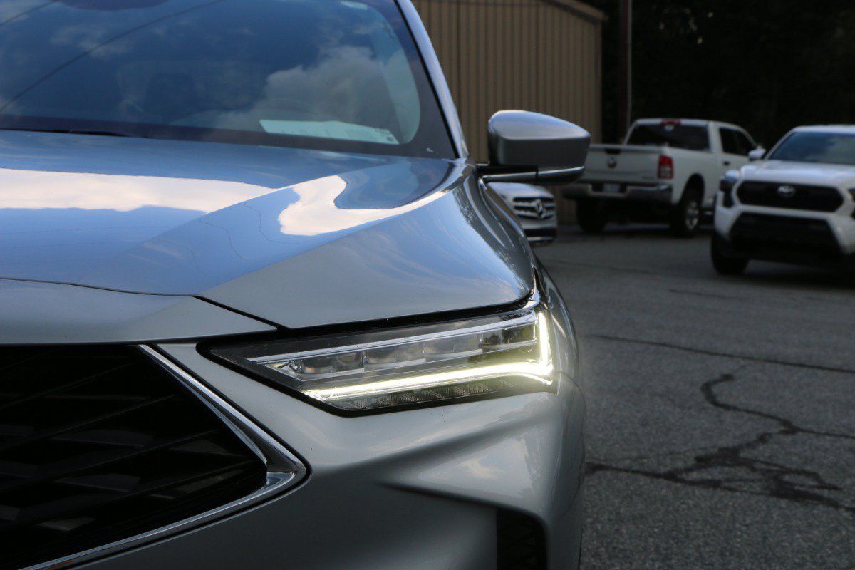 Used 2025 Acura MDX SH-AWD image 13